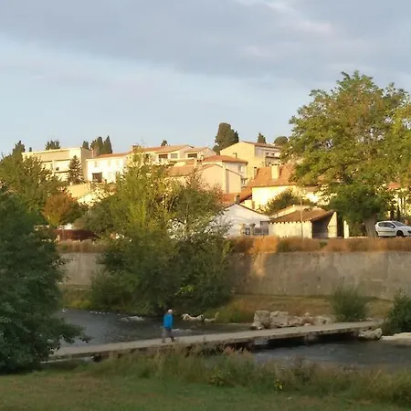 Hébergement de vacances Vieilles Pierres Et Jardins *